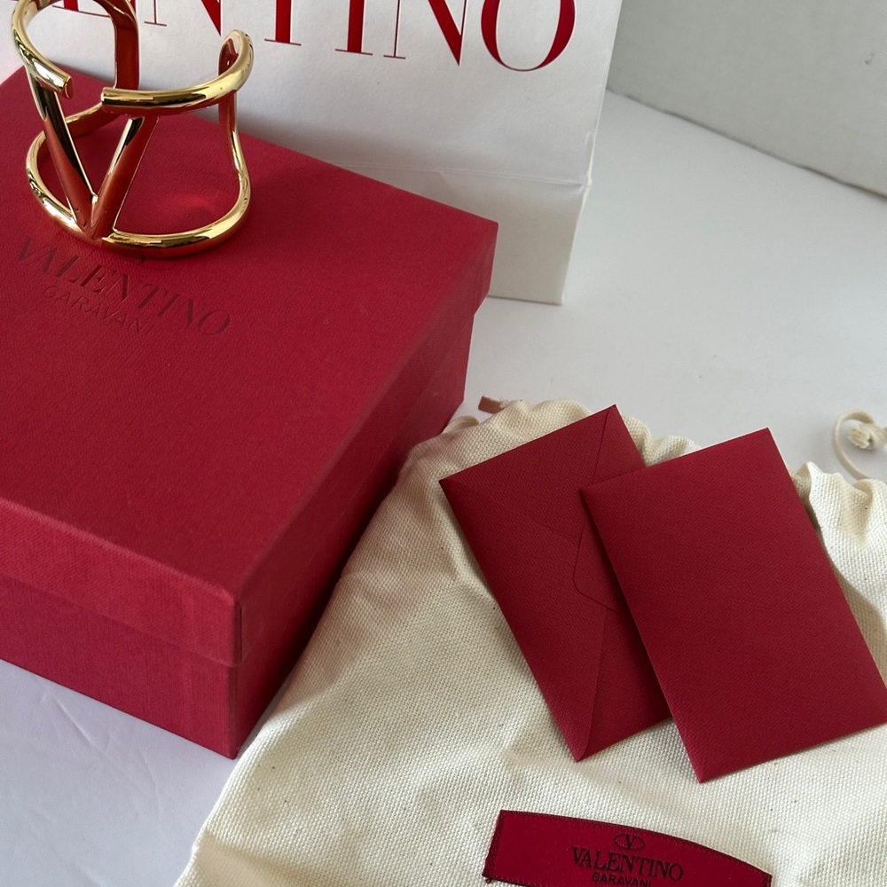 NWT Valentino Garavani Gold Cuff Bracelet. - Picture 12 of 14